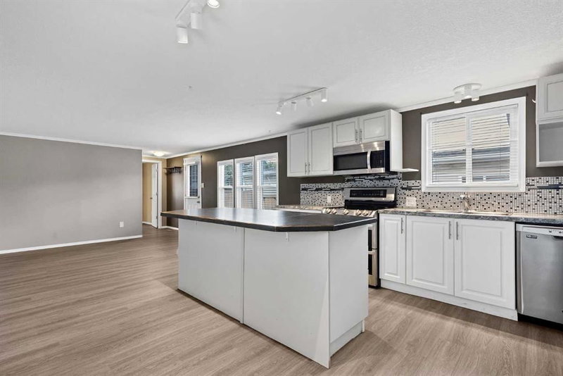 197 Spring Dale Circle SE, Big Springs — interior photo 7