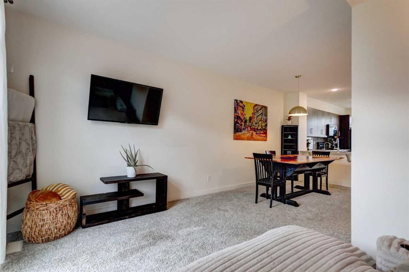 372 Walden Parade SE