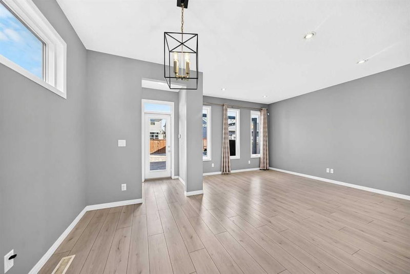 682 Redstone Drive NE, Redstone — interior photo 6