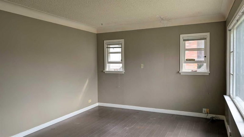 3414 Centre Street NE, Highland Park — interior photo 5