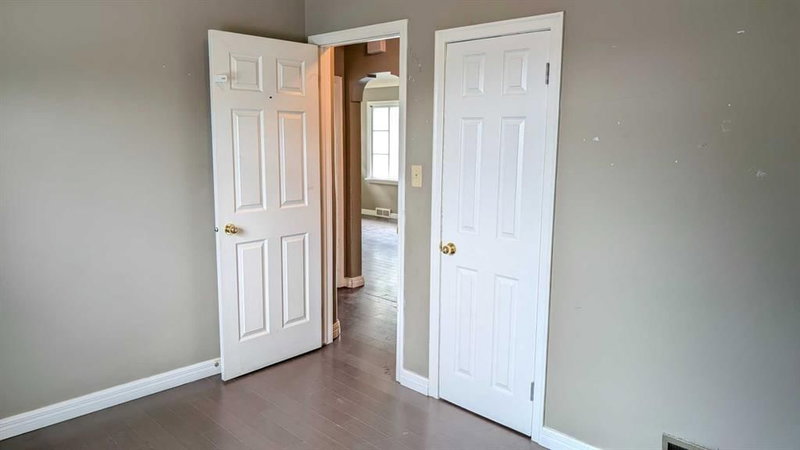 3414 Centre Street NE, Highland Park — interior photo 7