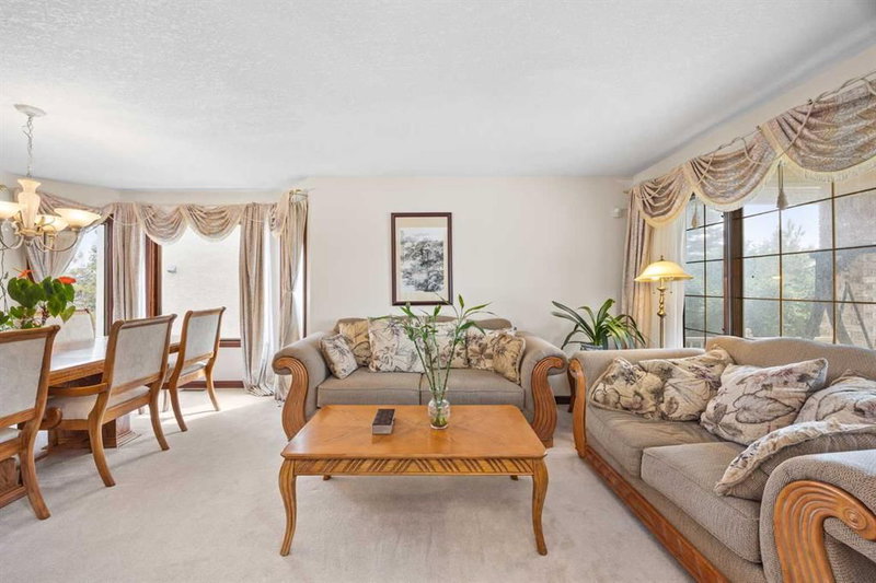 10385 Hamptons Boulevard NW, Hamptons — interior photo 7