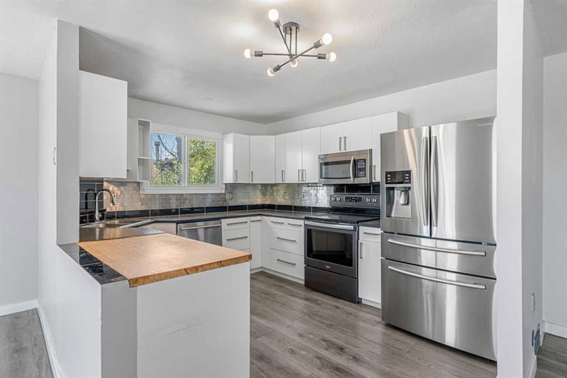 Detached at 6824 Temple Drive NE, Temple — listing photo