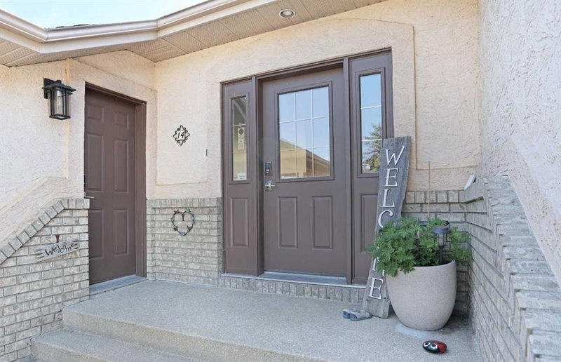14 White Pelican Way