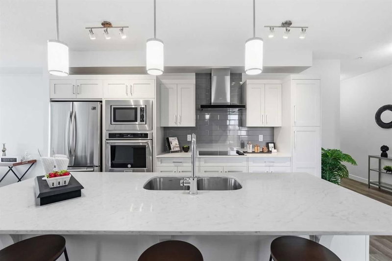 320 - 20 Walgrove Walk SE