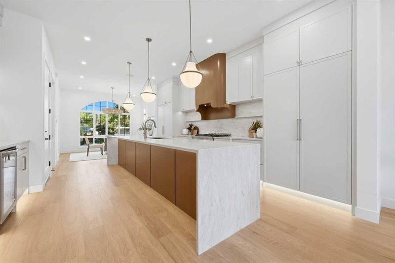 2233 2 Avenue NW, West Hillhurst — interior photo 7