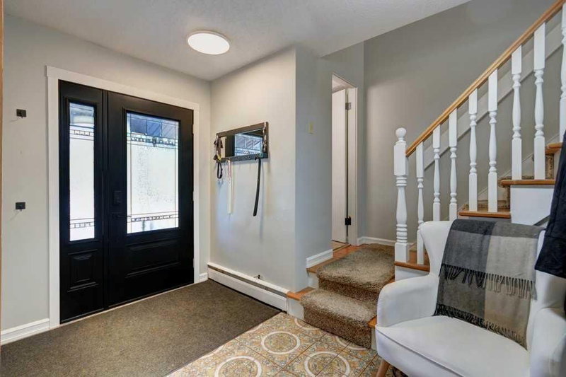 128 Chinook Drive SW, Chinook Park — interior photo 6
