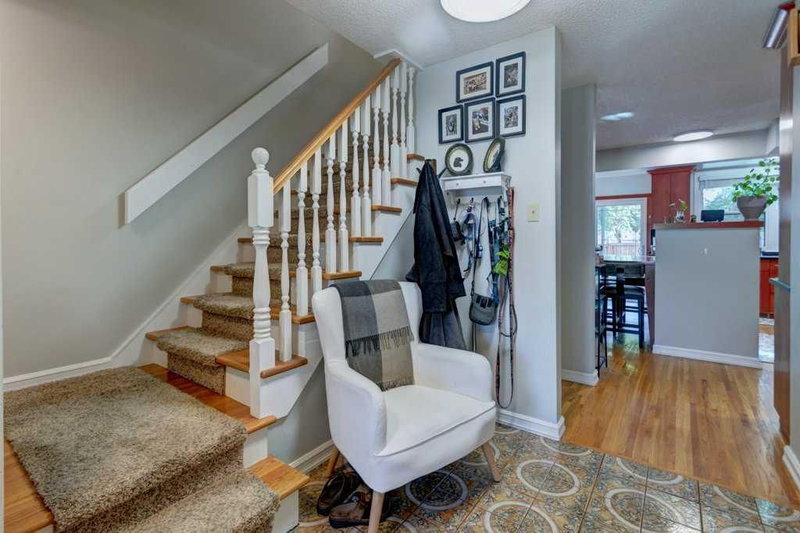 128 Chinook Drive SW, Chinook Park — interior photo 7