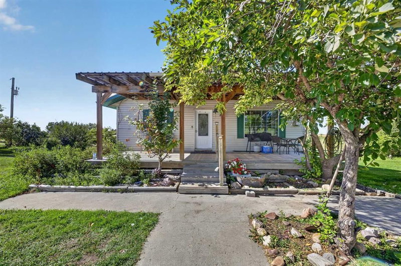 10 - 30534 Range Road 284