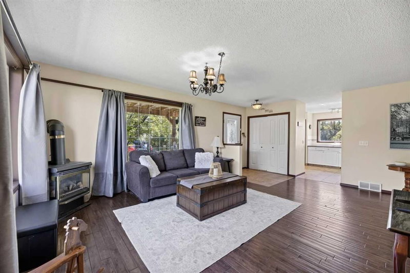 10, 30534 Range Road 284, Rural Mountain View County — interior photo 6