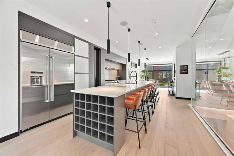 1504 4 Street NE, Renfrew — interior photo 5