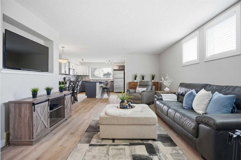 266 Kingsbridge Road SE, Kings Heights — interior photo