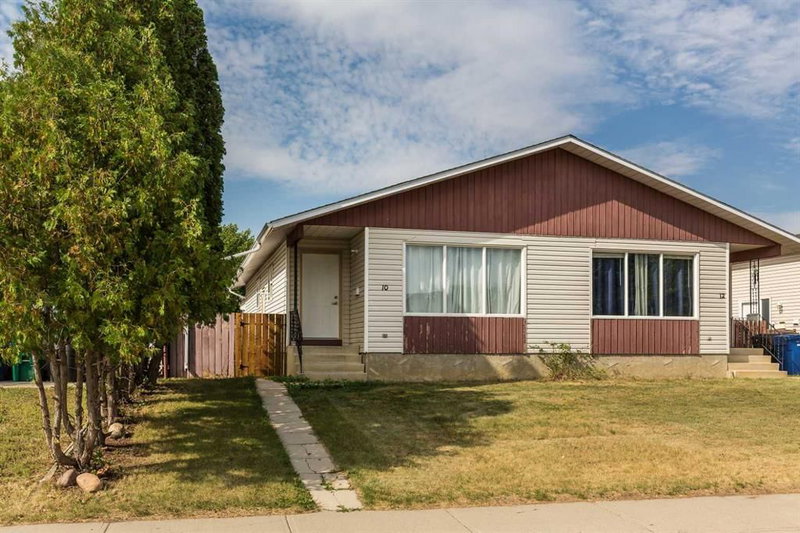10 Cayuga Crescent W