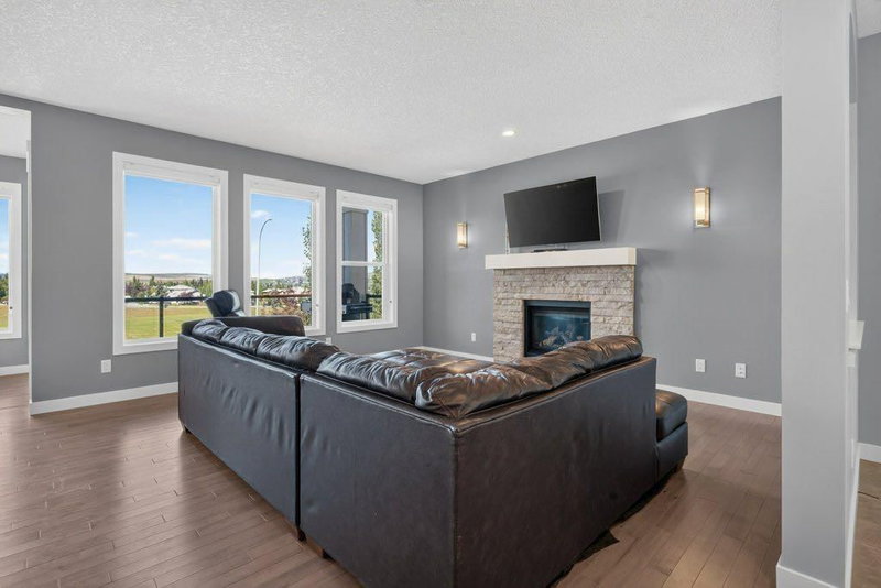 277 Jumping Pound Terrace, Jumping Pound Ridge — interior photo 5