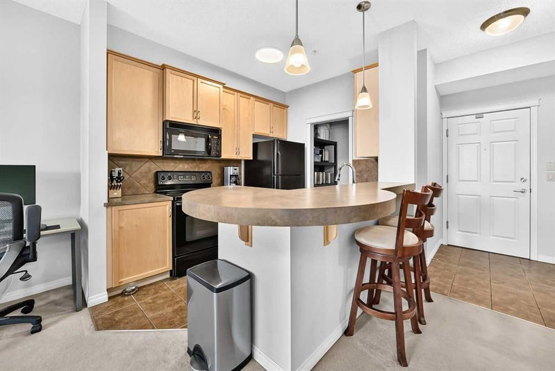 204, 37 Prestwick Drive SE, McKenzie Towne — interior photo
