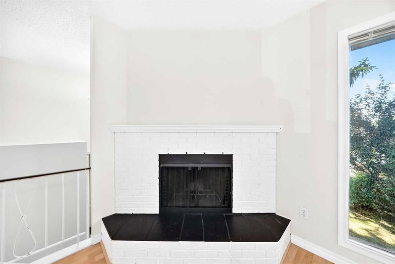 9611 24 Street SW, Oakridge — interior photo 5