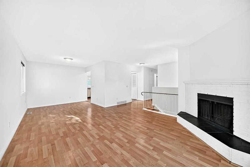 9611 24 Street SW, Oakridge — interior photo 6