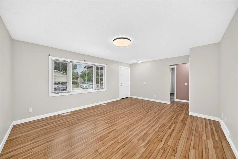 6607 Malvern Road NE, Marlborough Park — interior photo 5