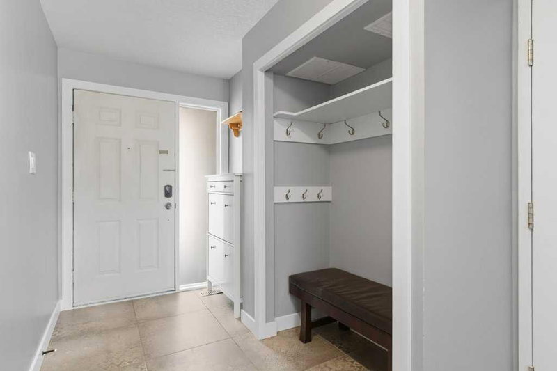 3929 Point Mckay Road NW, Point McKay — interior photo