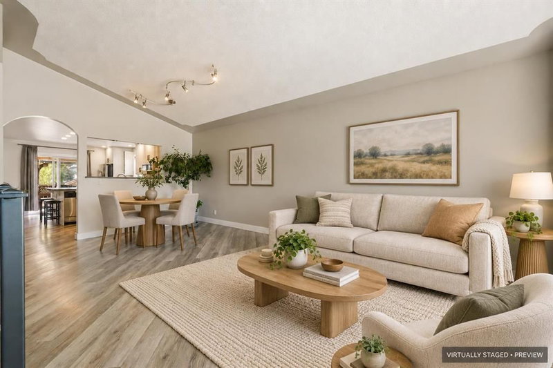 206 Highwood Village Place NW, Highwood Village — interior photo 5