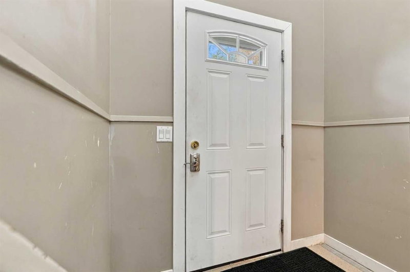 64 Castlebrook Rise NE