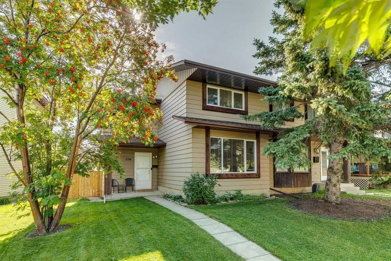 558 Strathcona Drive SW, Strathcona Park — photo 2