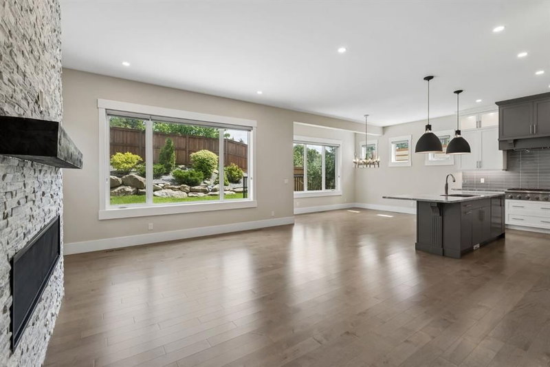 1012 17 Street NW, Hounsfield Heights/Briar Hill — interior photo