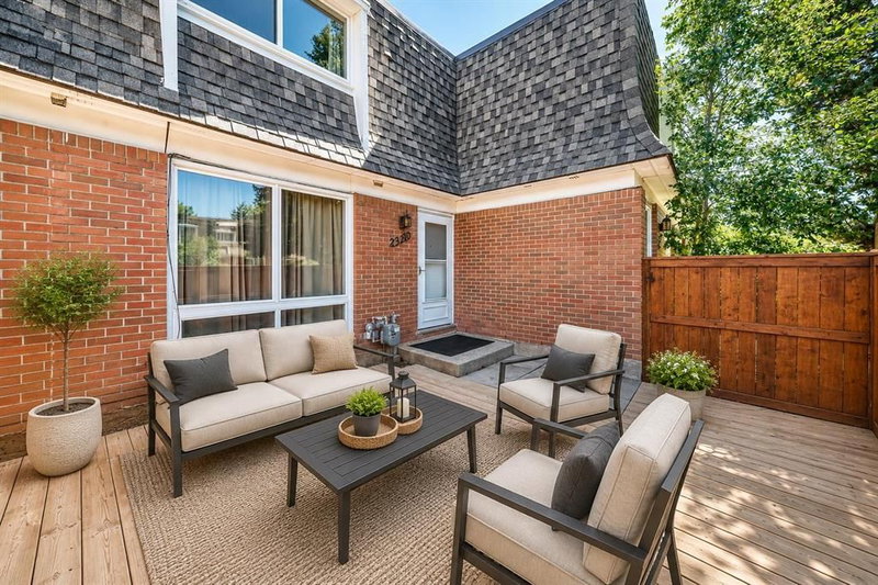 130 - 330 Canterbury Drive SW