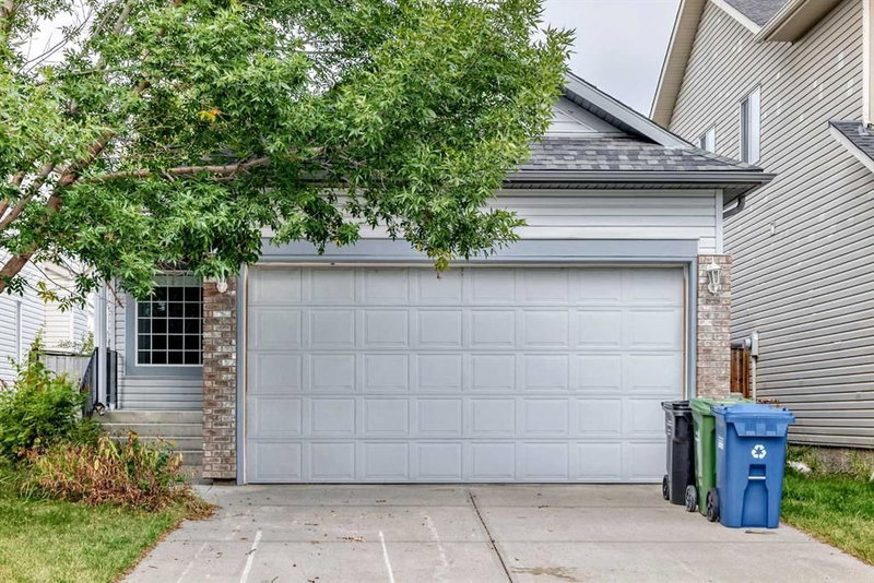 136 Bridlemeadows Common SW