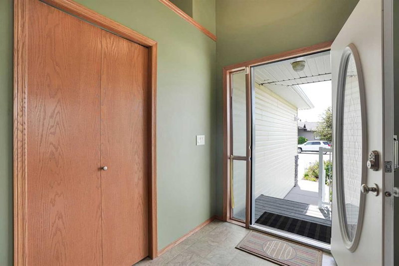 144 Hillcrest Cape, Hillview Estates — interior photo
