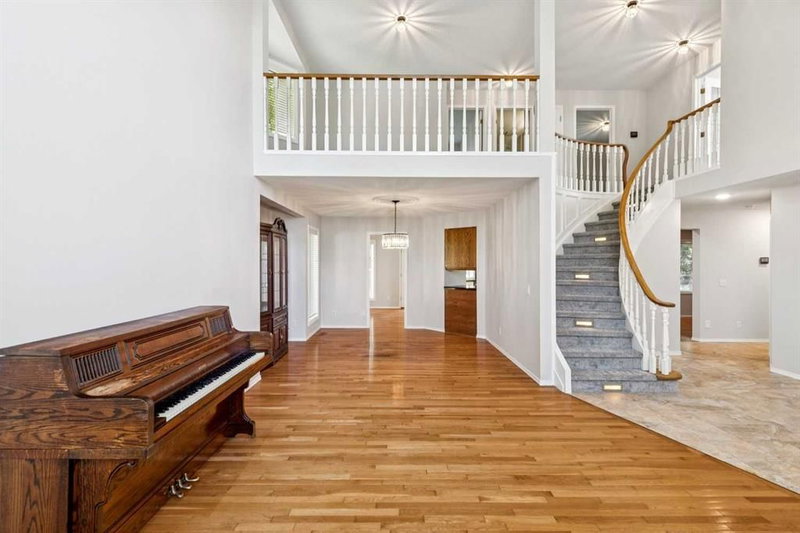 113 Hawkdale Bay NW, Hawkwood — interior photo