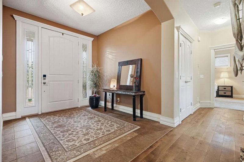 258244 10 Street E, Rural Foothills County — interior photo 5
