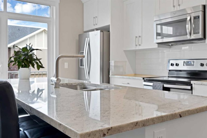 563 EVANSTON Manor NW, Evanston — interior photo 5