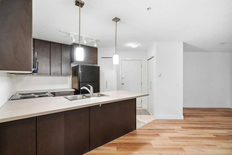 235, 35 Richard Court SW, Lincoln Park — interior photo 5