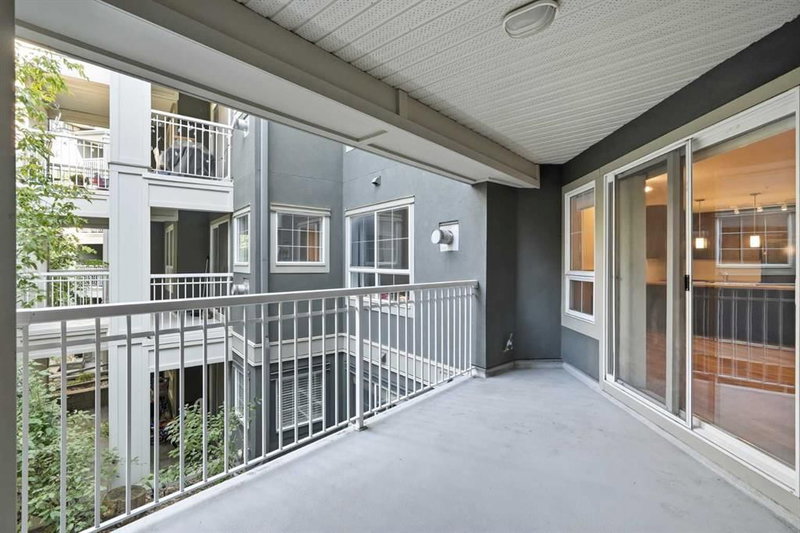 235, 35 Richard Court SW, Lincoln Park — interior photo 7