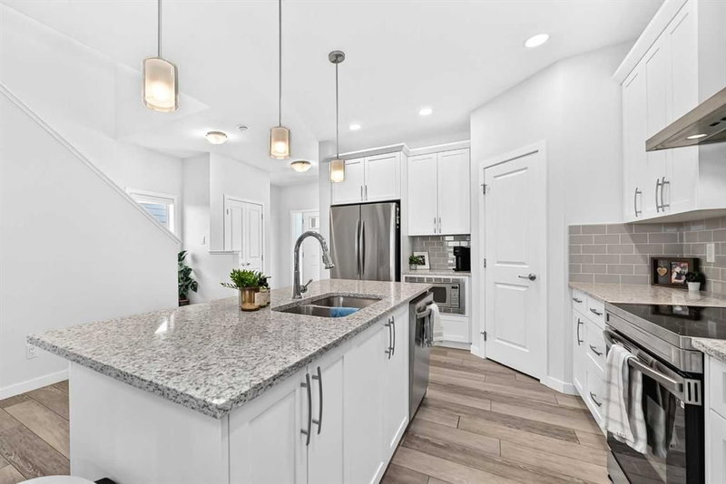 76 Magnolia Grove SE, Mahogany — interior photo 6