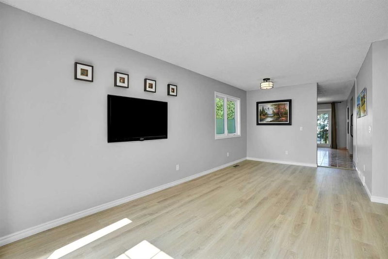 100 Shawbrooke Circle SW, Shawnessy — interior photo 7