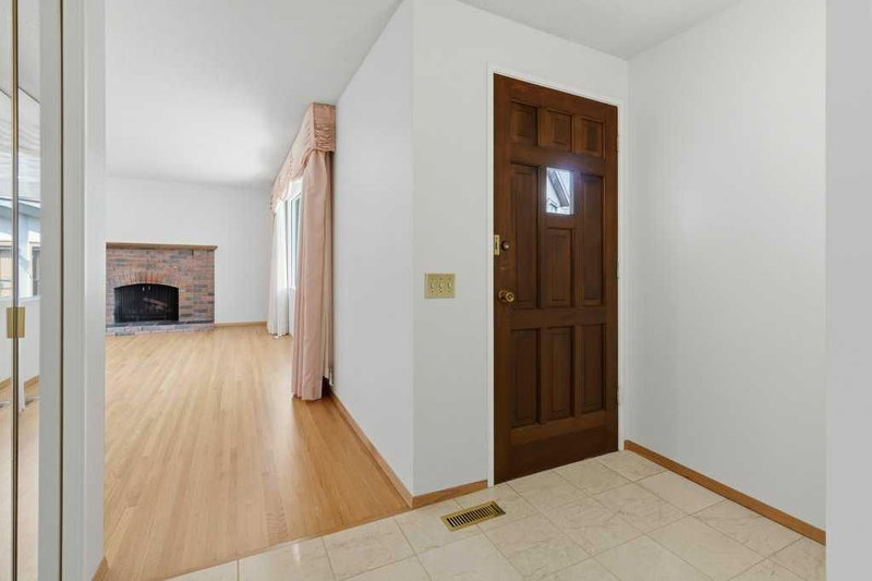 1032 Cannock Place SW, Canyon Meadows — interior photo