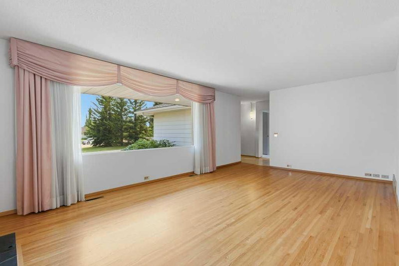 1032 Cannock Place SW, Canyon Meadows — interior photo 7