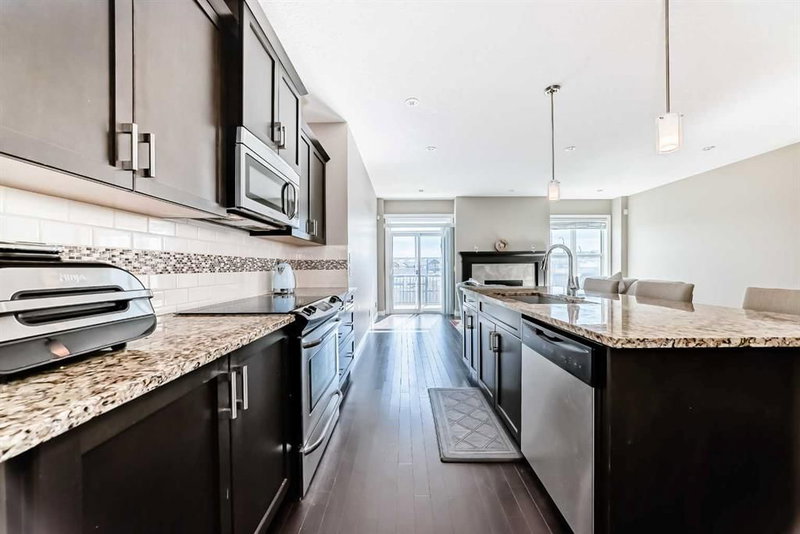 46 Nolanfield Road NW, Nolan Hill — interior photo 7