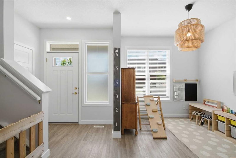 406 Masters Road SE, Mahogany — interior photo