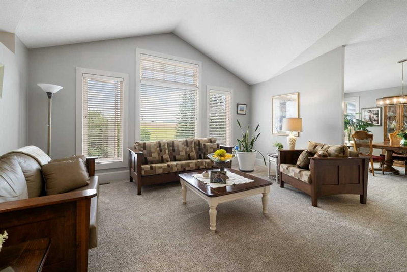 244114 Range Road 32, Springbank — interior photo