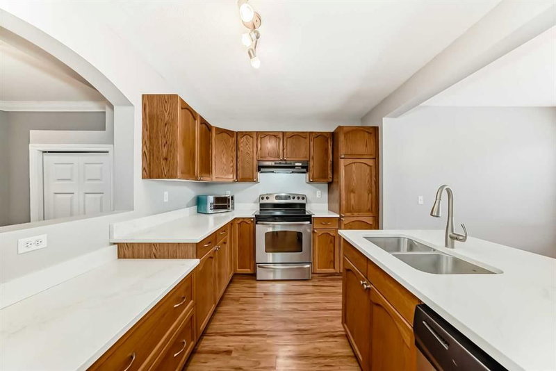 31 Coventry Road NE, Coventry Hills — interior photo 6