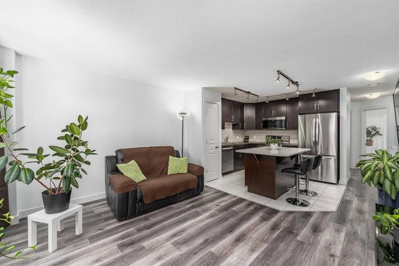 1110 Mckenzie Towne Row SE, McKenzie Towne — interior photo