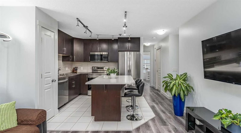 1110 Mckenzie Towne Row SE, McKenzie Towne — interior photo 7