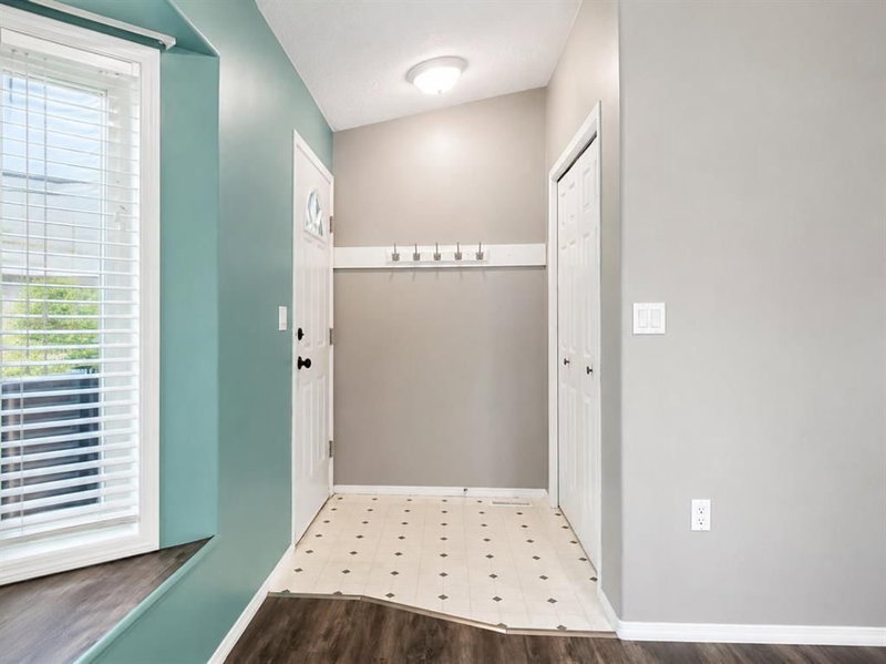 121A & 121B - 71322 Range Road 262
