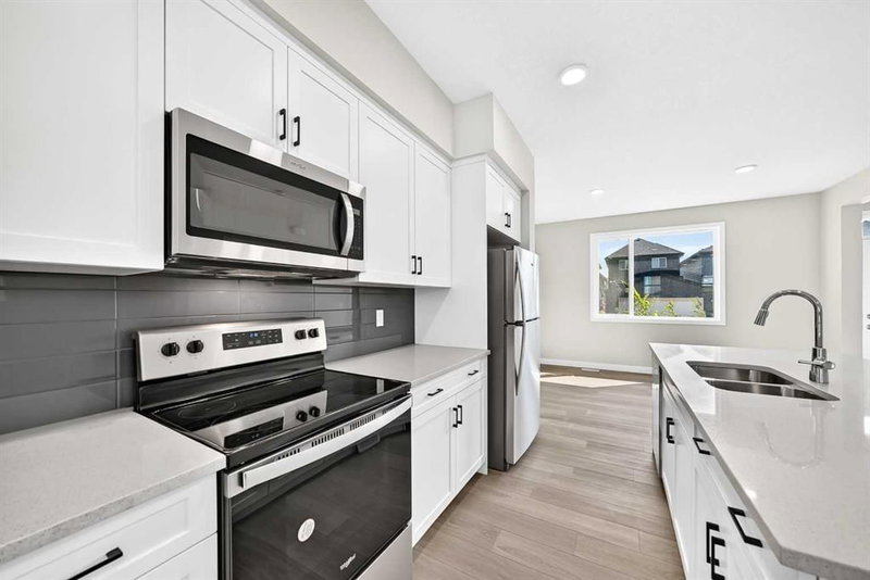 619 Savanna Crescent NE, Saddle Ridge — interior photo 5