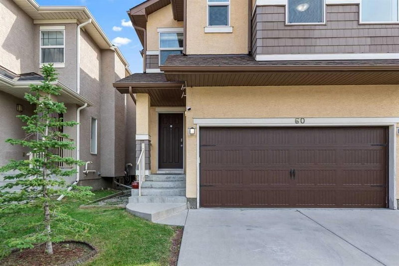 60 Covecreek Mews NE