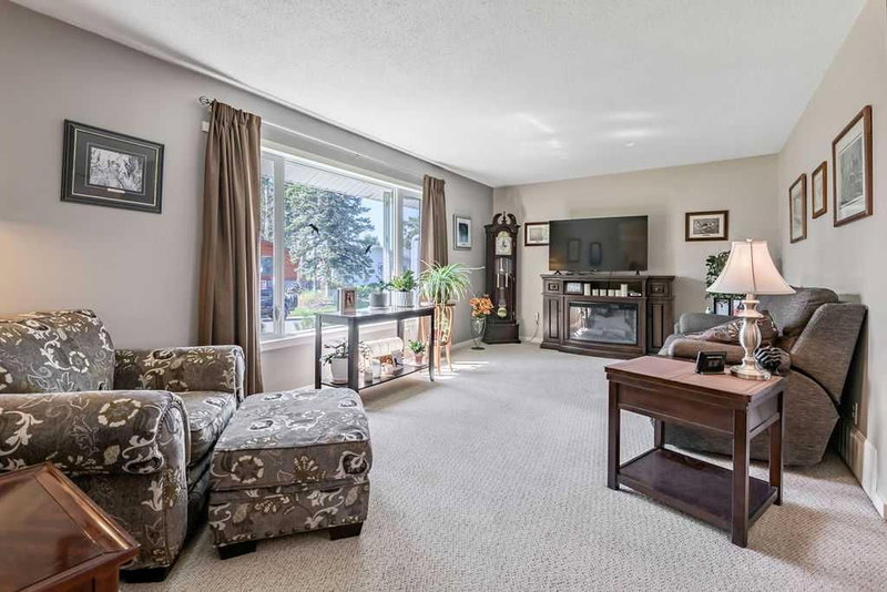 1014 5 Street SW, Old Rodeo Grounds — interior photo 6