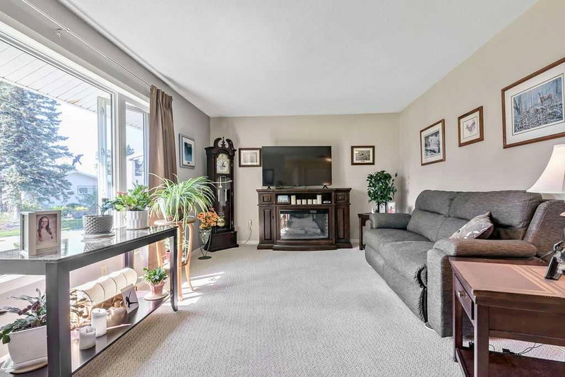 1014 5 Street SW, Old Rodeo Grounds — interior photo 7